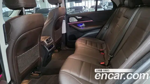 Mercedes-Benz GLE-Class 2022 — Photo 10/17