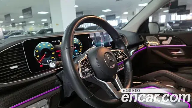 Mercedes-Benz GLE-Class 2022 — Photo 11/17