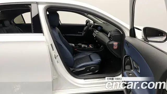 Mercedes-Benz A-Class 2020 — ფოტო 2/20
