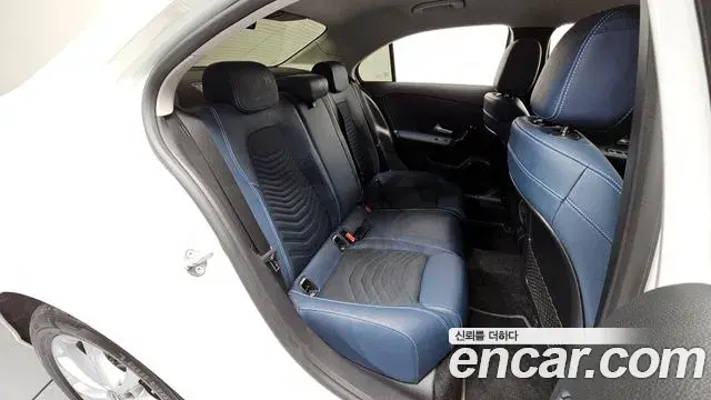 Mercedes-Benz A-Class 2020 — ფოტო 18/20