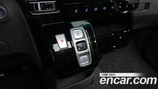 Hyundai Staria 2021 — Şəkil 2/20