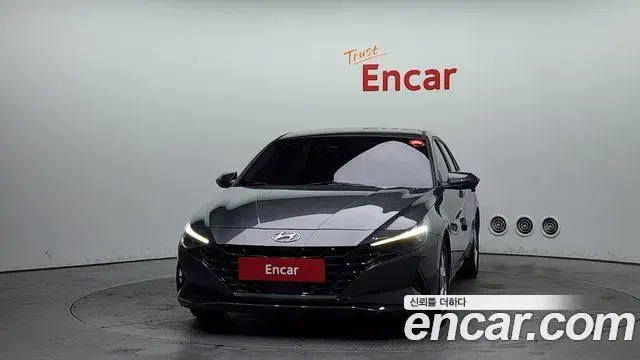 Hyundai The New Avante Hybrid 2022 — Photo 13/20
