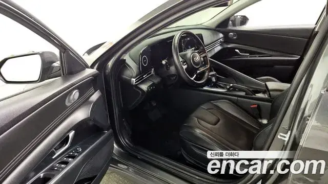 Hyundai The New Avante Hybrid 2022 — Photo 3/20