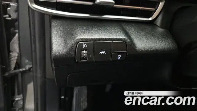 Hyundai The New Avante Hybrid 2022 — Photo 6/20