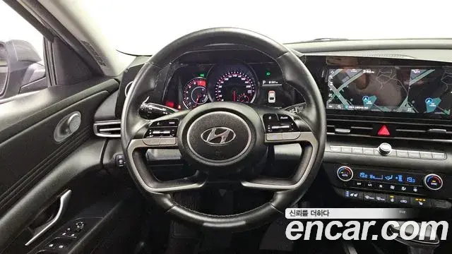 Hyundai The New Avante Hybrid 2022 — Photo 10/20