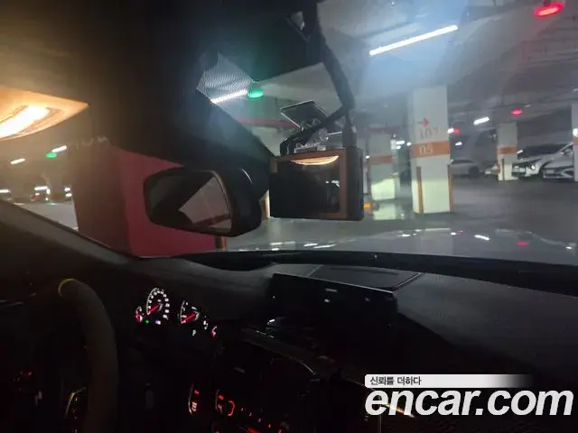 BMW M4 2018 — Şəkil 14/20