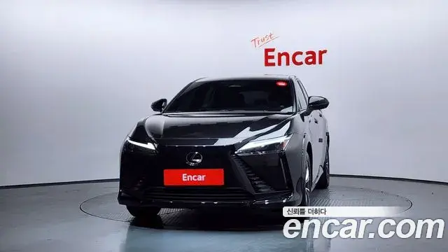 Lexus RZ450e 2023 — ფოტო 6/20