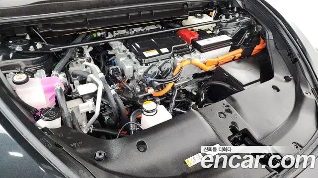 Lexus RZ450e 2023 — ფოტო 14/20