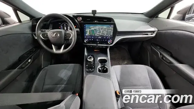 Lexus RZ450e 2023 — ფოტო 17/20