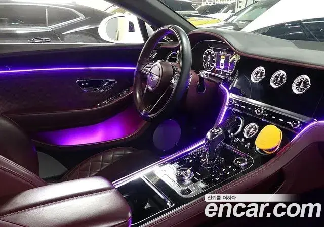 Bentley Continental GT 2020 — Photo 8/15