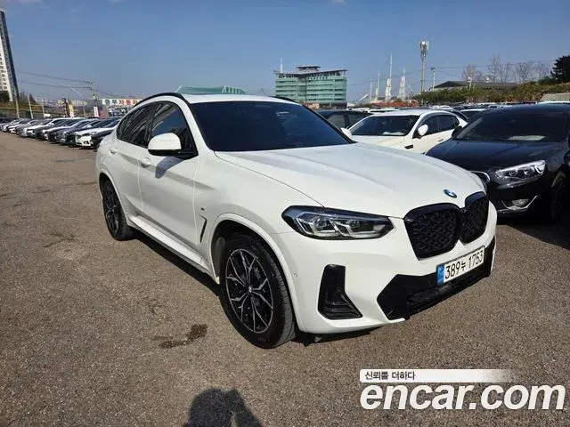 BMW X4 2023 — Photo 8/20