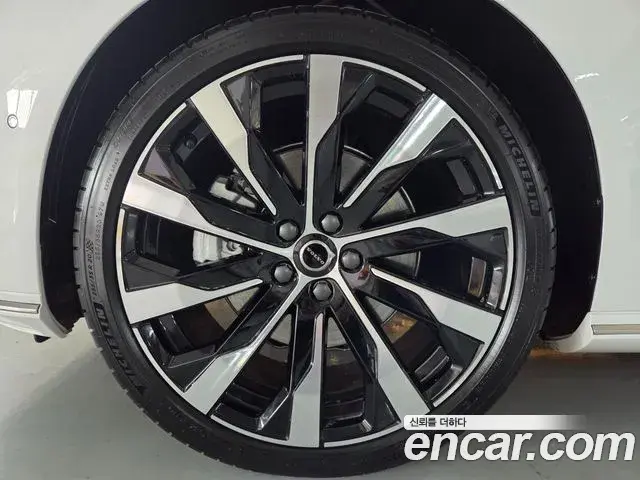 Volvo S90 2025 — ფოტო 16/20