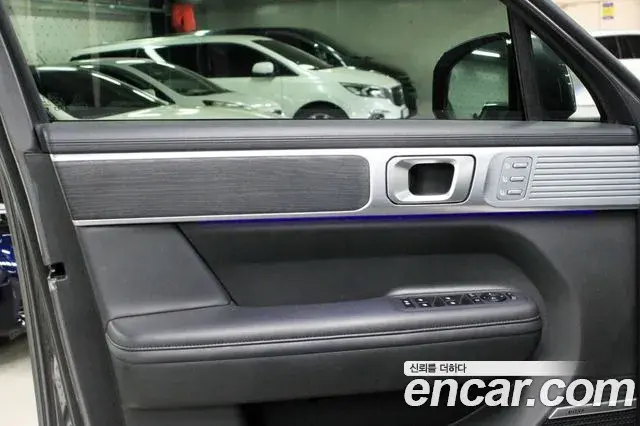Hyundai Santa Fe 2023 — Photo 5/20