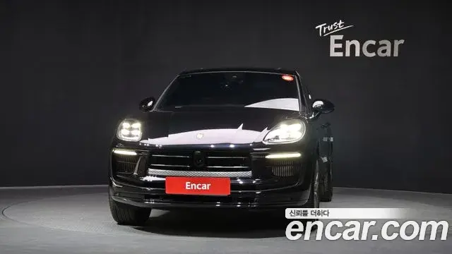 Porsche Macan 2023 — Photo 7/20