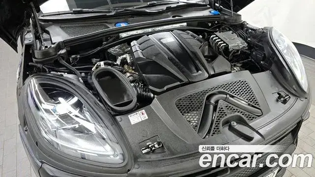 Porsche Macan 2023 — Photo 4/20