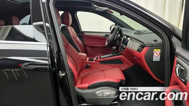 Porsche Macan 2023 — Photo 11/20