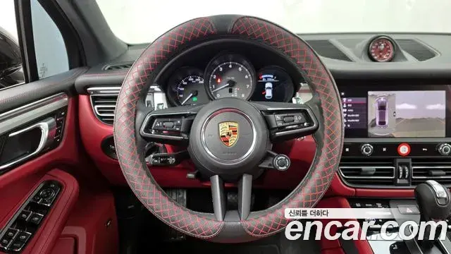 Porsche Macan 2023 — Photo 17/20