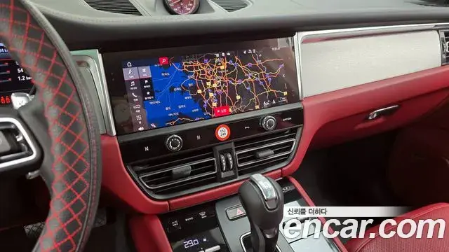 Porsche Macan 2023 — Photo 20/20