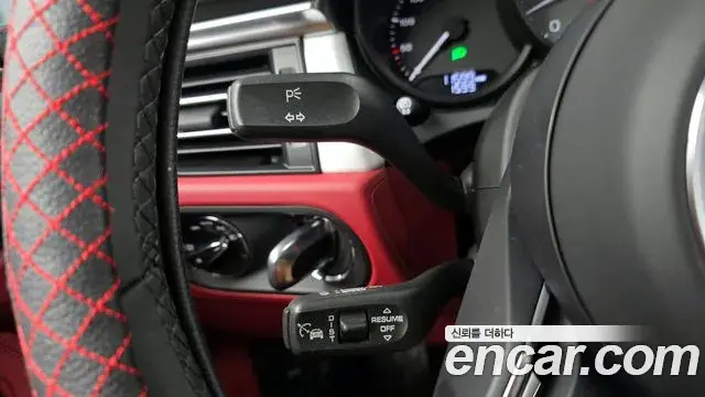 Porsche Macan 2023 — Photo 16/20