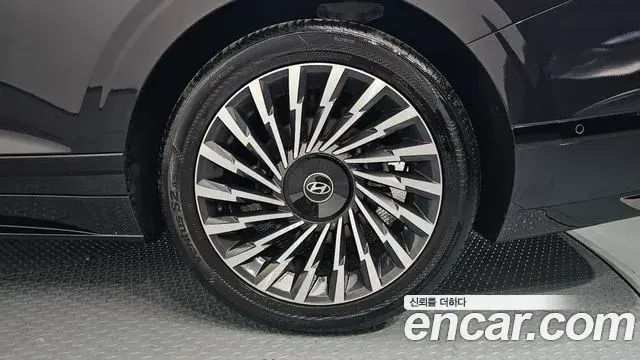 Hyundai Grandeur Hybrid 2023 — Photo 3/20