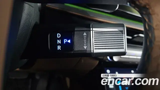 Hyundai Grandeur Hybrid 2023 — Photo 6/20