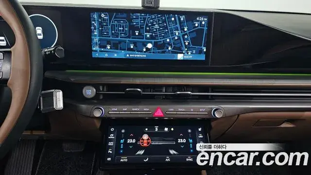 Hyundai Grandeur Hybrid 2023 — Photo 2/20