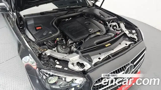 Mercedes-Benz E-Class 2021 — ფოტო 7/20