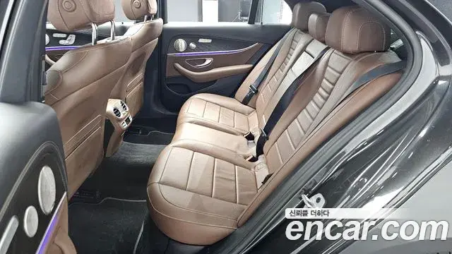 Mercedes-Benz E-Class 2021 — ფოტო 9/20
