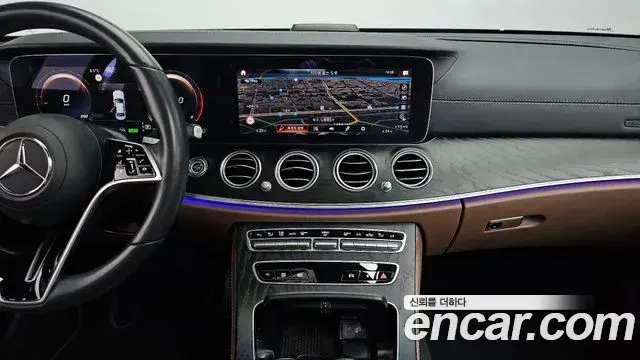 Mercedes-Benz E-Class 2021 — ფოტო 5/20