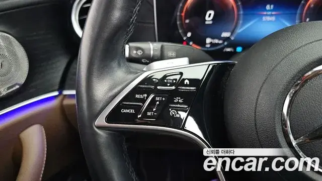 Mercedes-Benz E-Class 2021 — ფოტო 14/20