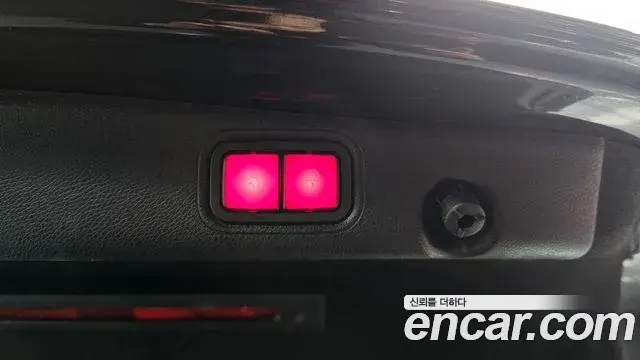 Mercedes-Benz E-Class 2021 — ფოტო 2/20