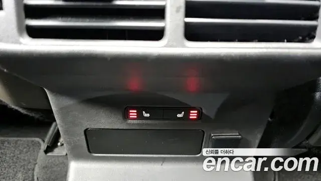 Land Rover Range Rover Velar 2018 — Şəkil 13/20
