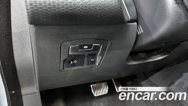 Land Rover Range Rover Velar 2018 — Şəkil 19/20