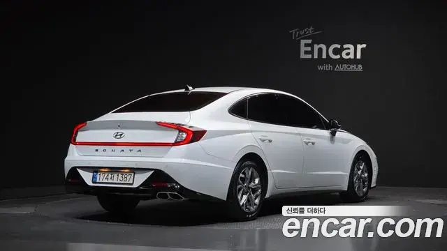 Hyundai Sonata Hybrid 2023 — Photo 4/20