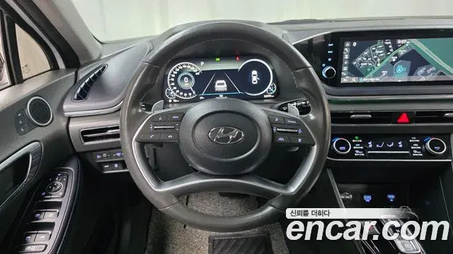 Hyundai Sonata Hybrid 2023 — Photo 2/20