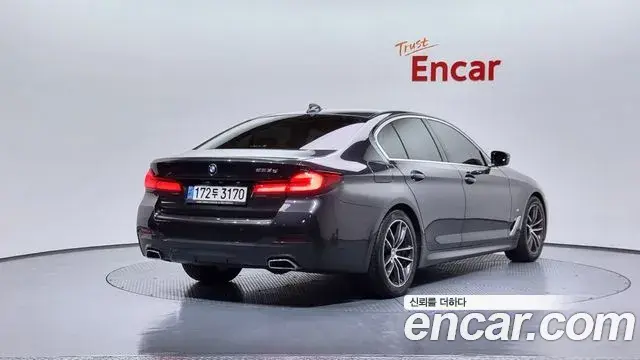 BMW 5 Series 2021 — ფოტო 4/20