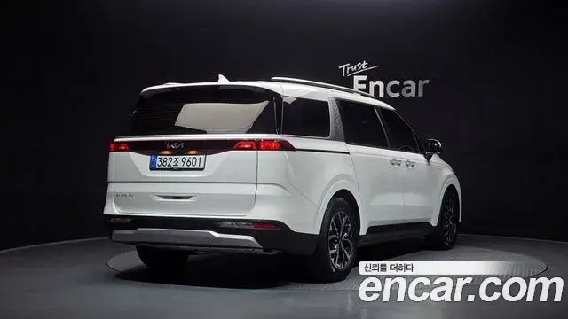 Kia Carnival 2022 — Фото 2/20