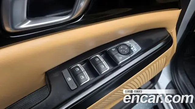 Kia Carnival 2022 — Фото 19/20