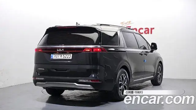 Kia Carnival 2022 — ფოტო 7/20