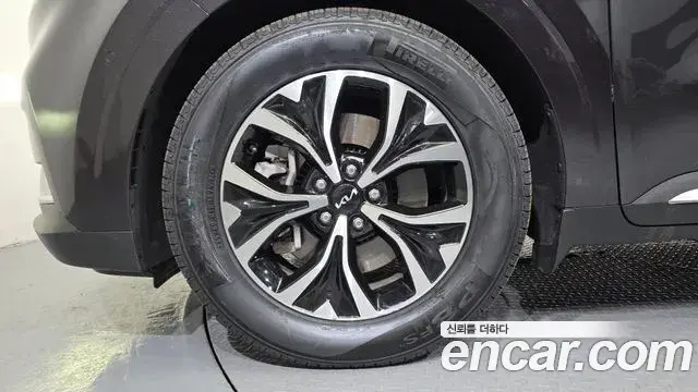 Kia Carnival 2022 — ფოტო 2/20