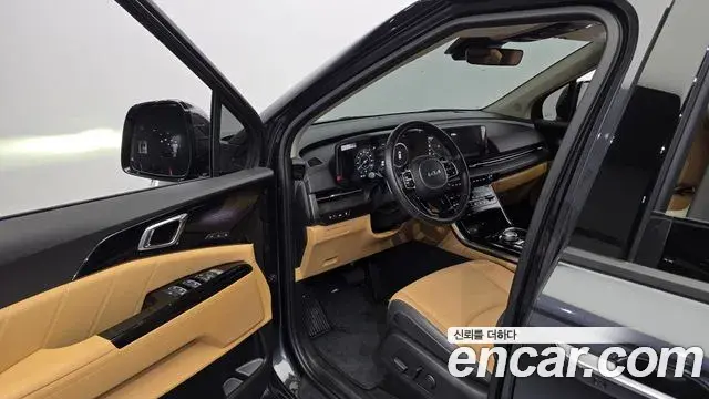 Kia Carnival 2022 — ფოტო 18/20