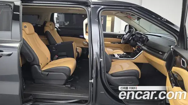 Kia Carnival 2022 — ფოტო 9/20