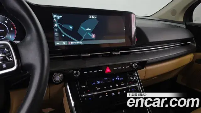Kia Carnival 2022 — ფოტო 6/20