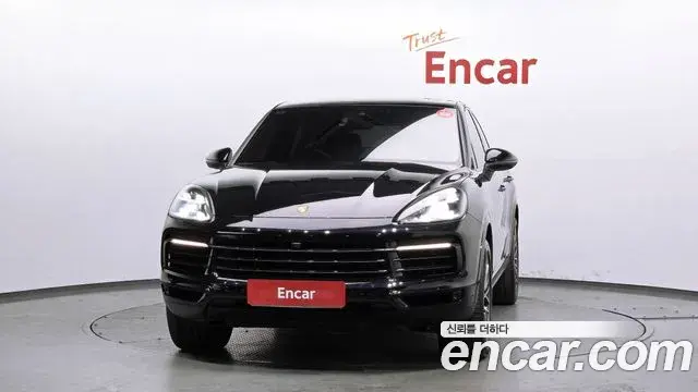 Porsche Cayenne 2021 — ფოტო 3/20