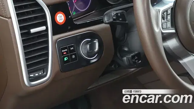 Porsche Cayenne 2021 — ფოტო 12/20
