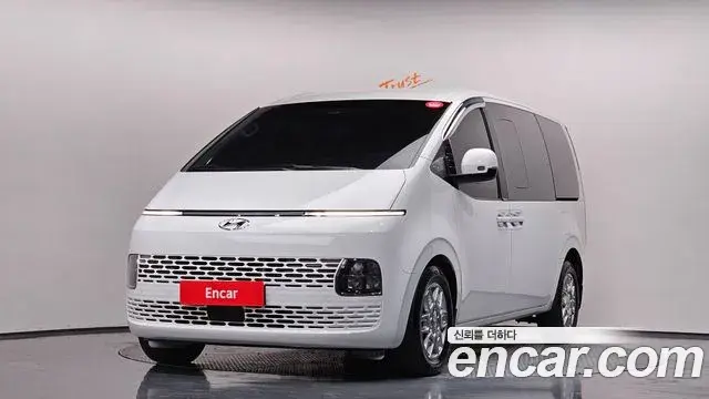Hyundai Staria 2023 — Фото 1/20