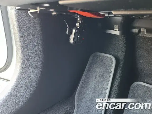 Mercedes-Benz E-Class 2022 — Photo 7/20