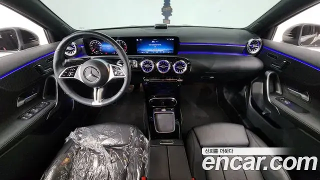 Mercedes-Benz A-Class 2024 — Photo 17/20
