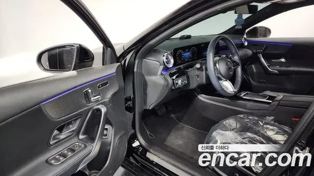 Mercedes-Benz A-Class 2024 — Photo 4/20