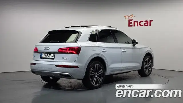 Audi Q5 2020 — Photo 5/20